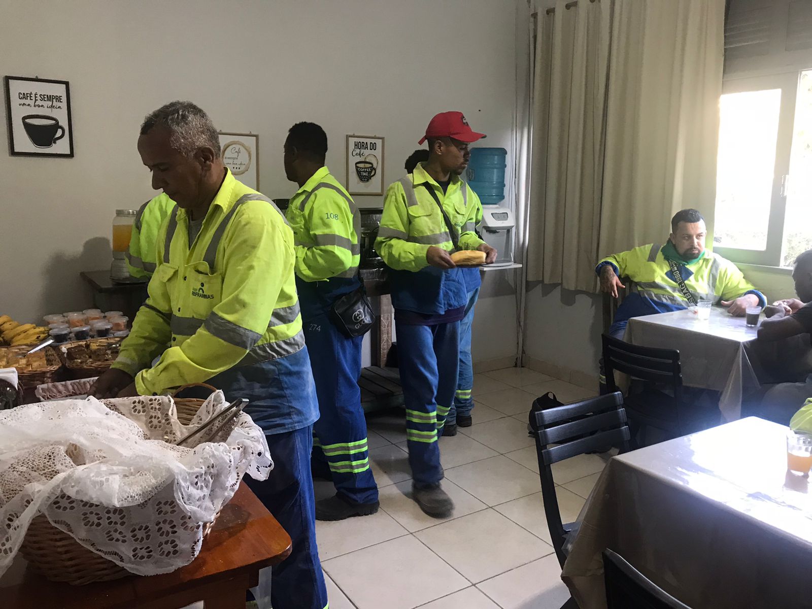 Combine Negócios e Conforto no CMHotel em Ribas do Rio Pardo, Mato Grosso do Sul”